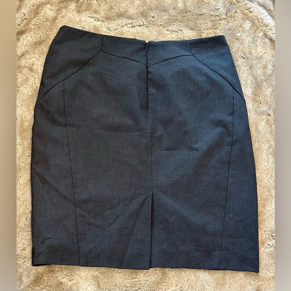 Elegant Gray Women's Skirt​​ - Picture 5 of 9